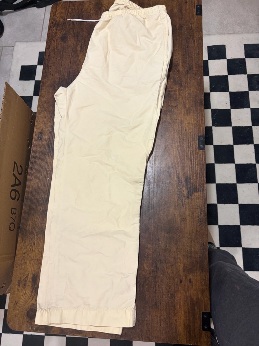 Patagonia Women's Yellow Capris - Picture 3 of 4